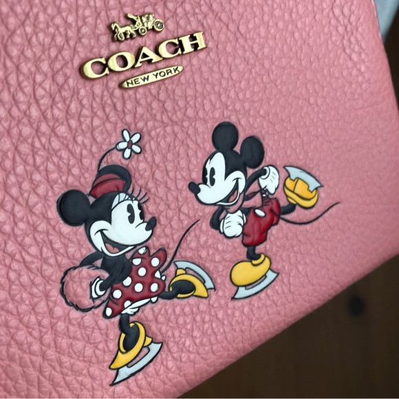 🐭 Disney X Coach Corner Zip Wristlet With Ice Skate friends Motif - Picture 9 of 11
